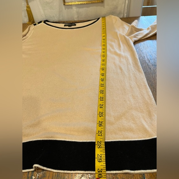 JONES NEW YORK Beige & Black Button Detail Sweater - - Picture 9 of 9